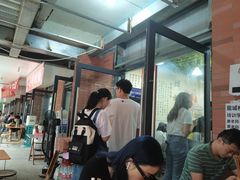 等位区-龍城柳州螺蛳粉(群星路店)