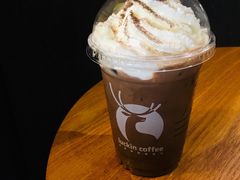 摩卡-瑞幸咖啡(新世界中心店)