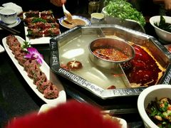 -陆派巴倒烫火锅(城东店)