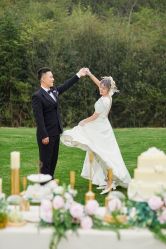 -雪中彩影婚纱摄影·微光艺术中心