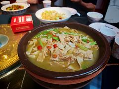 -阿瓦山寨·湘菜现炒·剁椒鱼头王(咸阳总店)