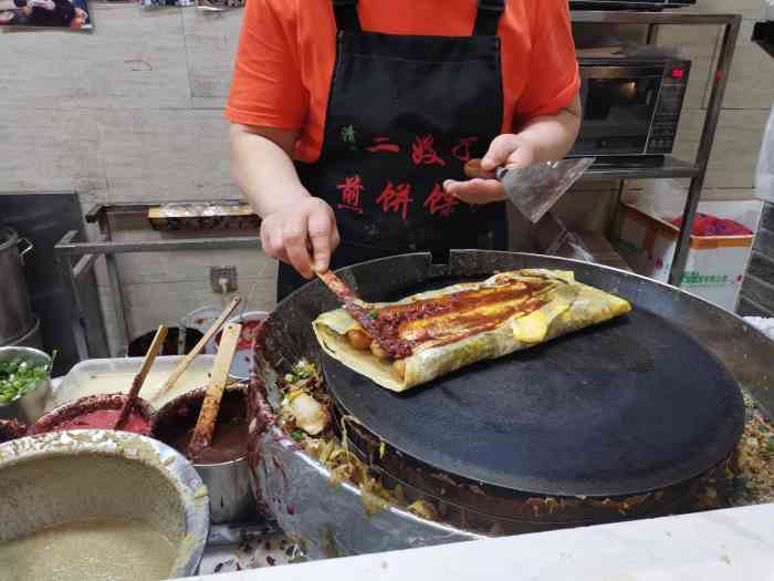 清真·二嫂子煎饼果子(鼓楼旗舰形象店)-"晚上去的,门口人还不少,大家