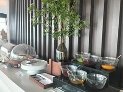 -亚洲国际大酒店·云顶阁旋转自助餐厅