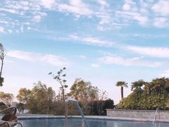 -上海滴水湖皇冠假日酒店