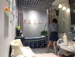 -漫画美甲美睫轻奢馆