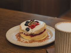 杂莓酸奶油松饼-無早咖啡