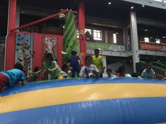 -蒙特利亲子乐园