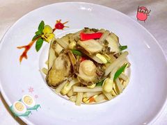 花生芽拌大连鲍-小河盐帮·私家菜·烤鸭(三元桥·霄云路店)
