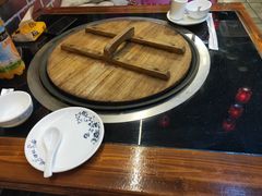 -人民公社铁锅炖·东北菜(卫国道店)