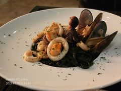 海鲜墨鱼汁面-喜洲吧·江畔老船厂·庭院餐厅(喜临院店)
