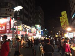 -六合夜市