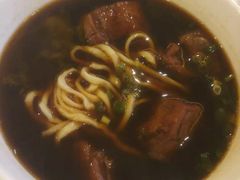 红烧猪软骨面-中国厨房/台湾牛肉面