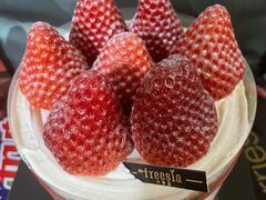 阿斯娜—草莓淡奶油蛋糕-小苍兰风铃草蛋糕甜品(沈阳店)