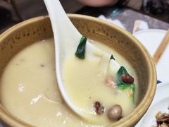 老济南甜沫-闫府私房菜·百年鲁菜(恒隆店)