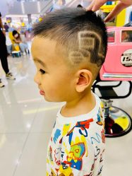 -爆米花儿童美发乐园