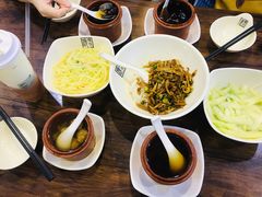 酸辣鱿鱼盖码饭-德天顺盖码饭(人民西路店)