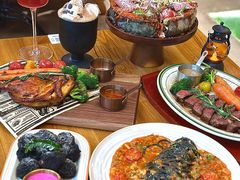 -Dragon Pizza•圆脸龙披萨·牛排餐厅