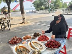 -丹水桥地锅鱼·翘嘴鲌·地方特色全鱼宴(丹江口大坝店)