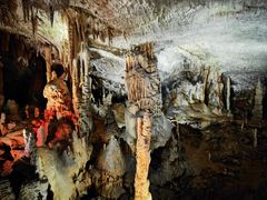 -波斯托伊纳溶洞