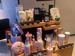 零售区-星巴克(新达汇三林店)