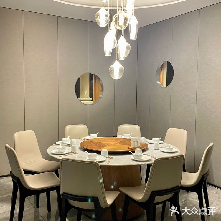 艾特你的饭搭子请你吃 这家店回头客超多想吃你就来