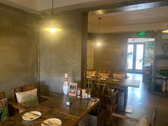 -HIGH FIVE哈福手工汉堡(桂林路店)