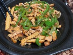 青椒肉丝炒香干-川堂风·跷脚牛肉·乐山爆炒(宝山日月光店)