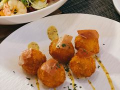 -MONICH牛排融合餐厅(和义大道购物中心店)