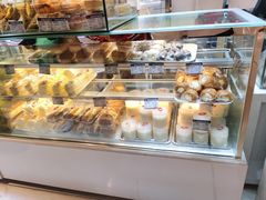-白玉兰食品甜凤店(合生汇店)