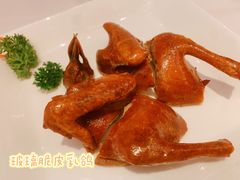 玻璃脆皮乳鸽-利苑酒家(合景国际金融广场店)