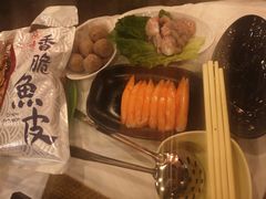 -鲜入围煮花胶鸡海鲜火锅