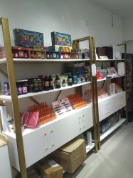 -悦·昕颜美肤美颜中心