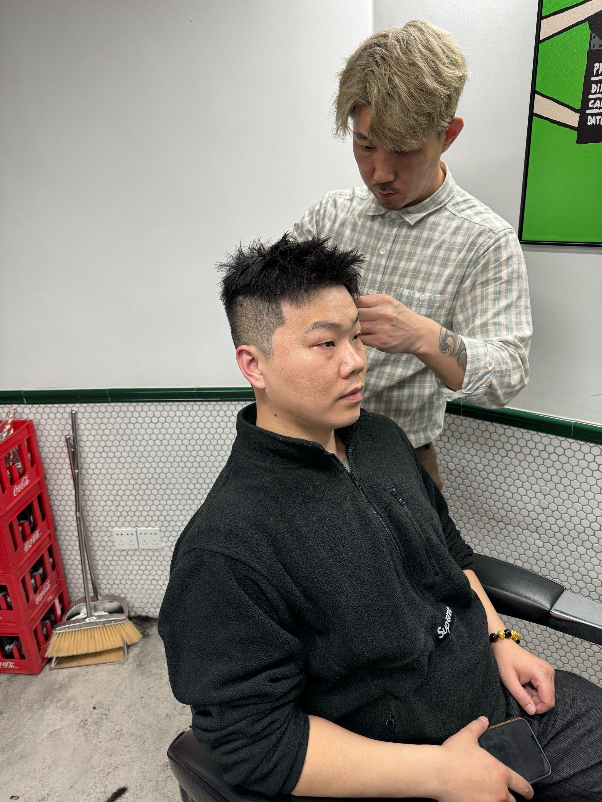 强烈推荐[胜利]头发剪短也太清爽啦[胜利]老师非常认真技术精湛