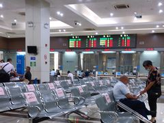 -房地产交易中心-停车场