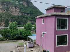 -百里峡七彩艺术小镇