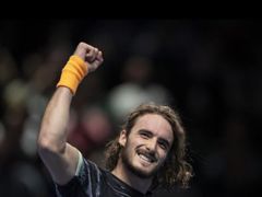 -阿迪达斯(武林银泰三叶草店)