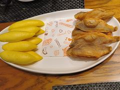 酥炸黄花鱼配棒棒馍-青岛海景花园大酒店·白果树餐厅青岛菜