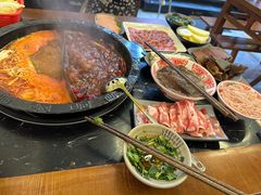 -重庆川渝肥妹火锅