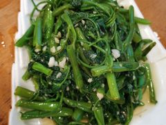 -石磨豆花家常菜·牦牛排土火锅