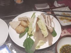 -牛YO寿喜烧·铁板烧和牛火锅自助(市府恒隆店)