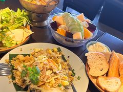 -大头虾越式风味餐厅(光明广场店)