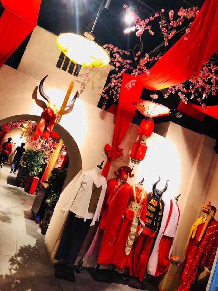 大话西游·盘丝洞主题餐厅"上次出差看到大众点评有这么一个特色的店