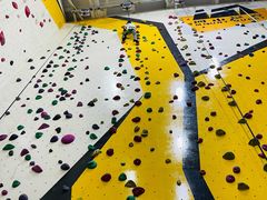 -问山MountQuest攀岩馆