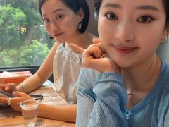 -肥肥虾庄·金牌油焖大虾(汉街SKP店)