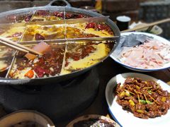 -白乐天毛肚火锅馆(解放碑店)