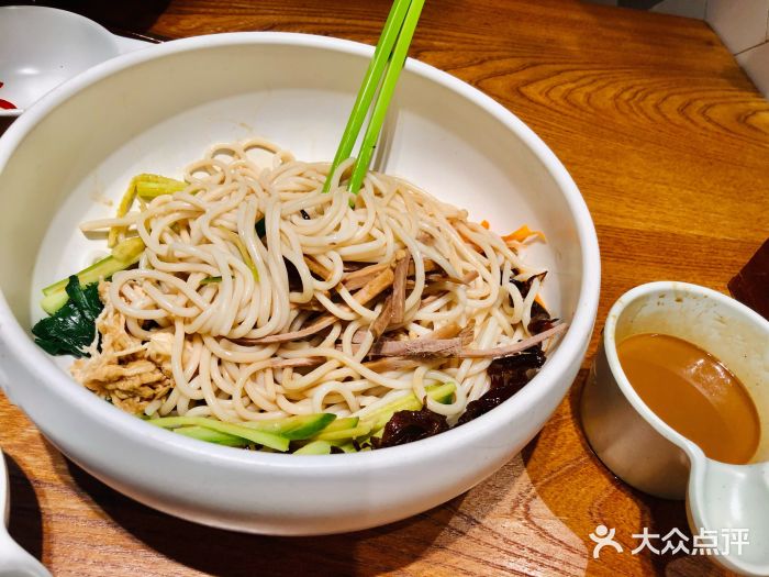 云海肴云南菜(广安门天虹店)鸡丝凉米线图片