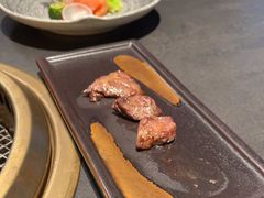 -铭牛烧肉·和牛海鲜自助(高新月牙湖店)