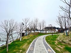 -上海滴水湖皇冠假日酒店