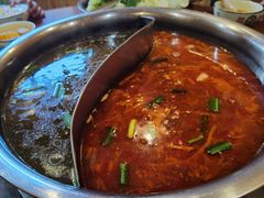 -黄利砖万峰林布依特色酸笋牛肉馆