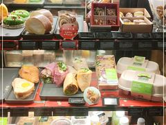 零售区-星巴克臻选(深圳金光华店)